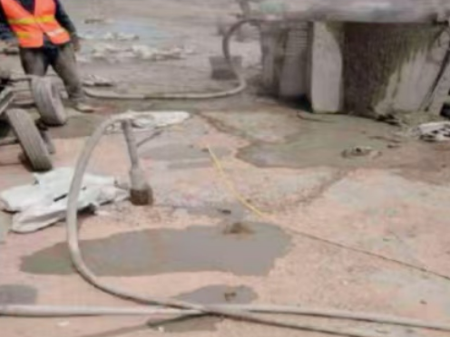 桑珠孜水泥混凝土路面板底注浆技术 路面脱空注浆整治方案